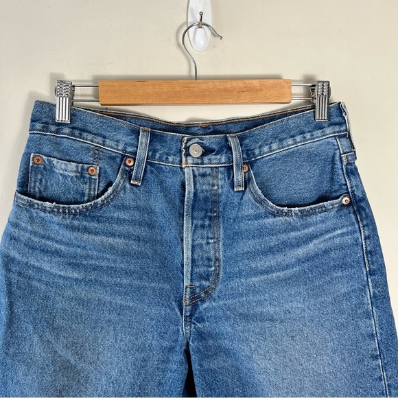 LEVI'S 501 Women’s MID THIGH Jean SHORT Distressed 6” Inseam High Rise Size 27 - Picture 7 of 10